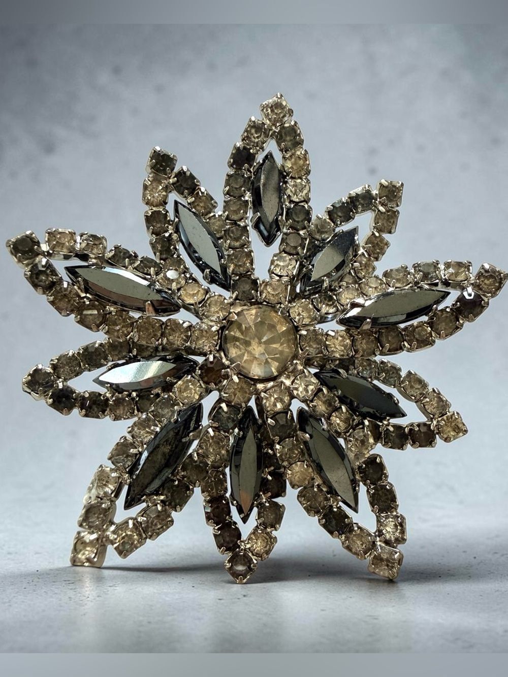 Vintage Rhinestone Starburst Brooch Pin Smoky Gray Clear Crystal Flora Statement